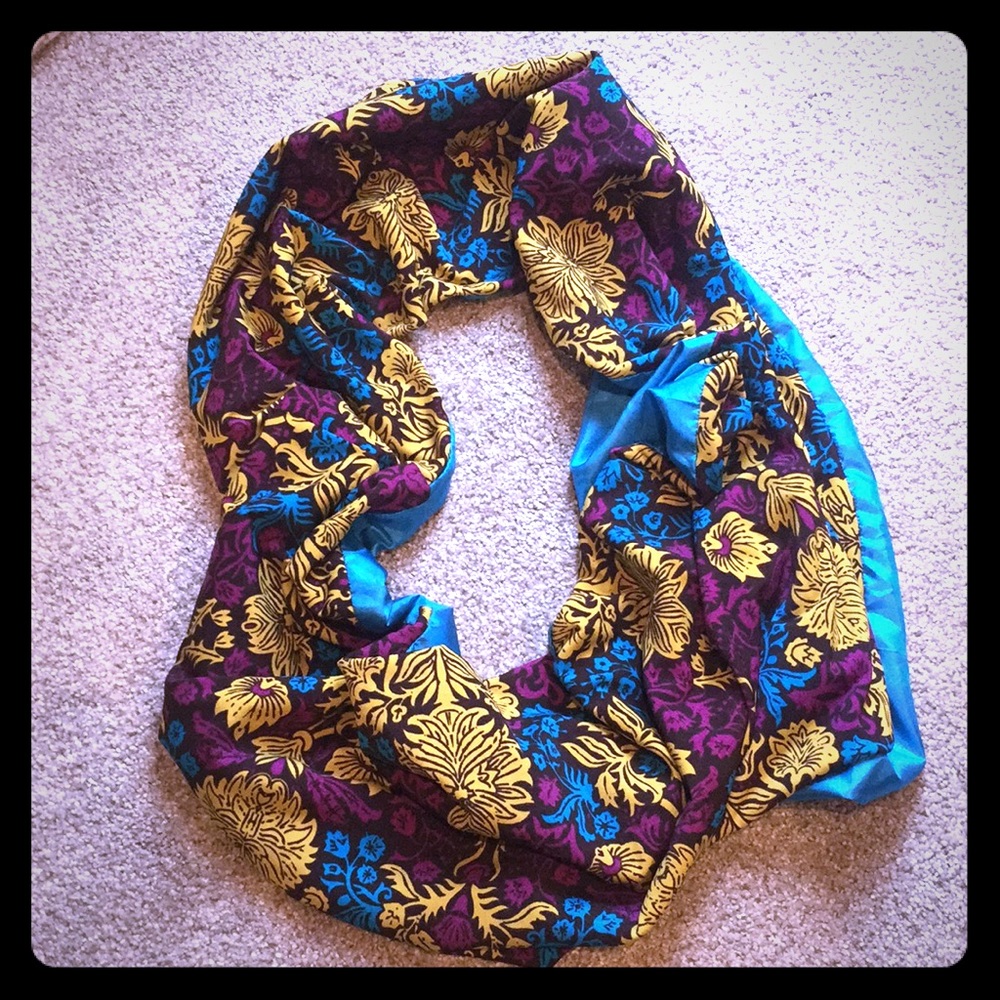 Infinity scarf